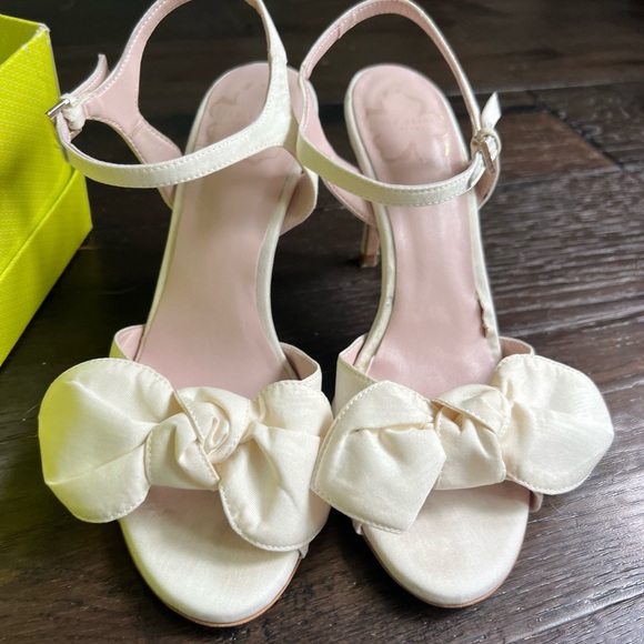 Ted Baker Heevia Moire satin bow heeled sandals- Ivory size 6.5 wedding shoes - Picture 6 of 9